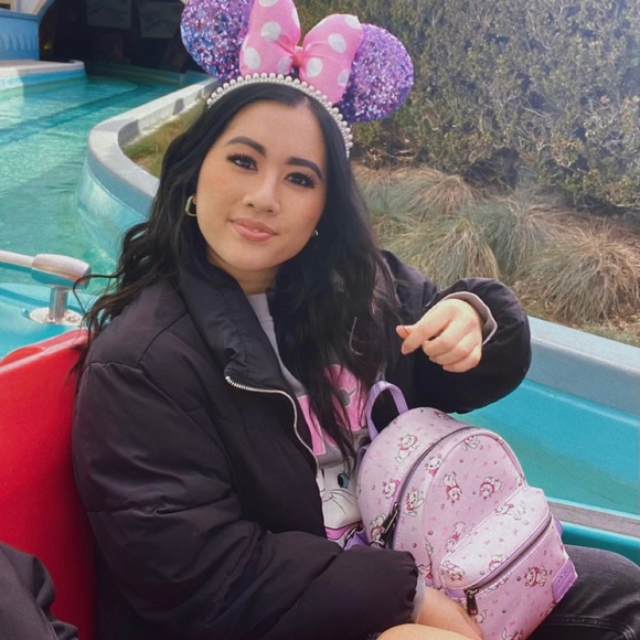 Meet your Posher, Cindy - Picture 1 of 1